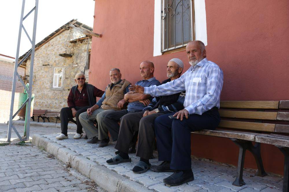 Konya’da 20 kişinin yaşadığı mahallede 40 yıldır muhtarlık yapıyor 2